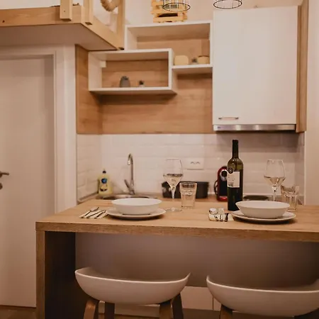 アパート Neo モスタル